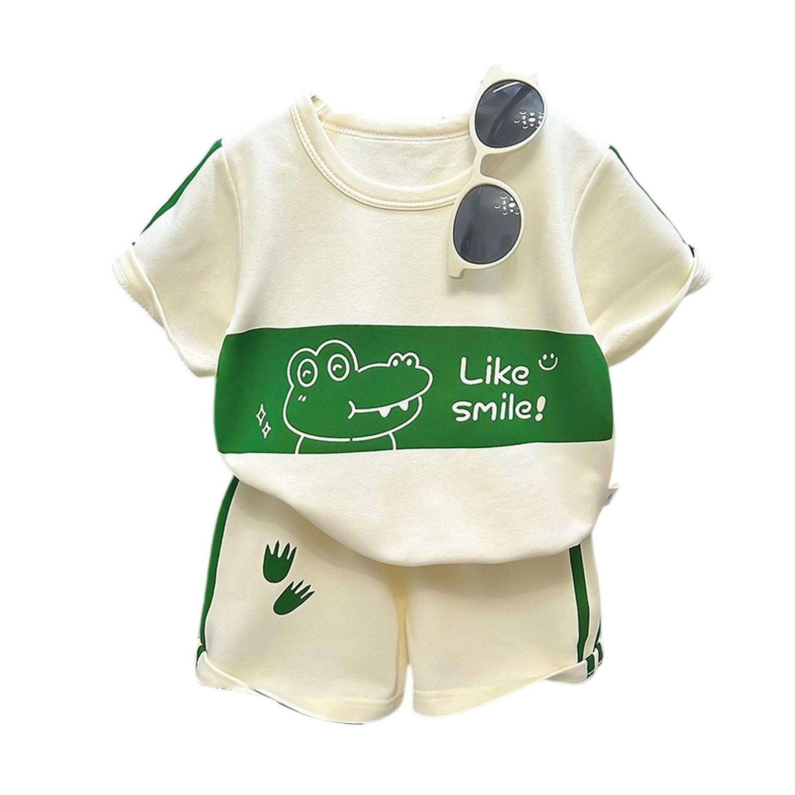 

Детский патриотический наряд - комплект из 2 предметов: короткий рукав и шорты для мальчика 110 зелёный