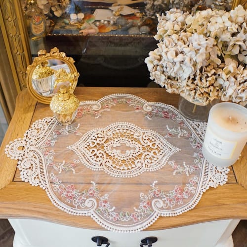 Q'foo Table Runner, Lace with Embroidered Floral Pattern, White, Scandinavian Style, Antique-Style, Stylish Coaster, Vase Holder, Modern (Coaster Type