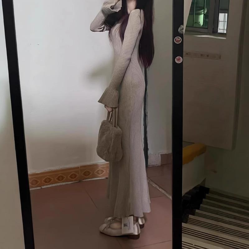 Square Neck, Horn Sleeve, Knitted Dress, Slim-fitting Base, Inner with Winter Coat, New Skirt.