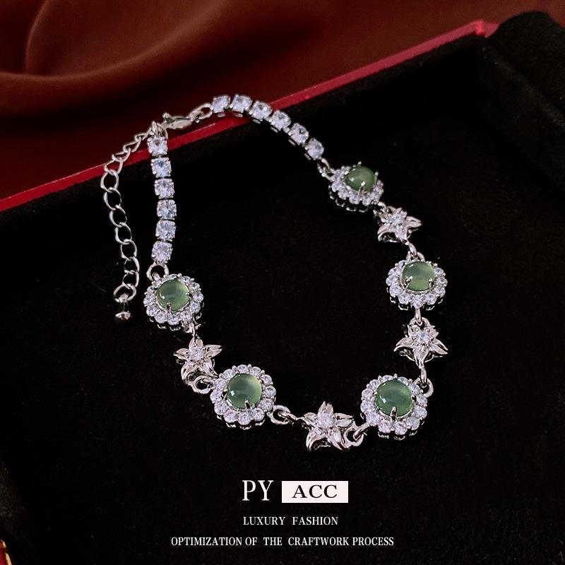 Zircon Flower Round Bracelet: High-End Light Luxury Fashion, Retro Versatile Women's Jewelry