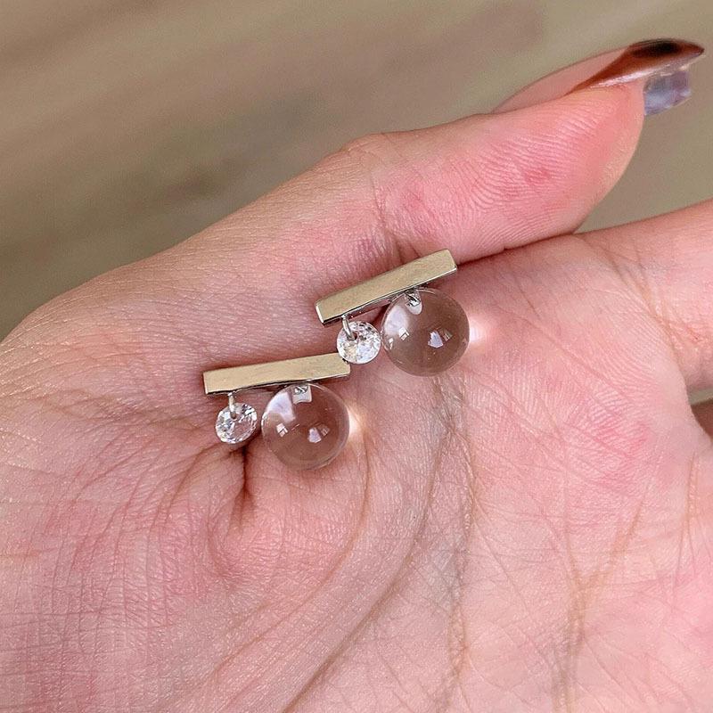 Hot Selling Simple and Versatile White Water Balance Wood Earrings High-end Niche Clear Style Earrings прозрачный