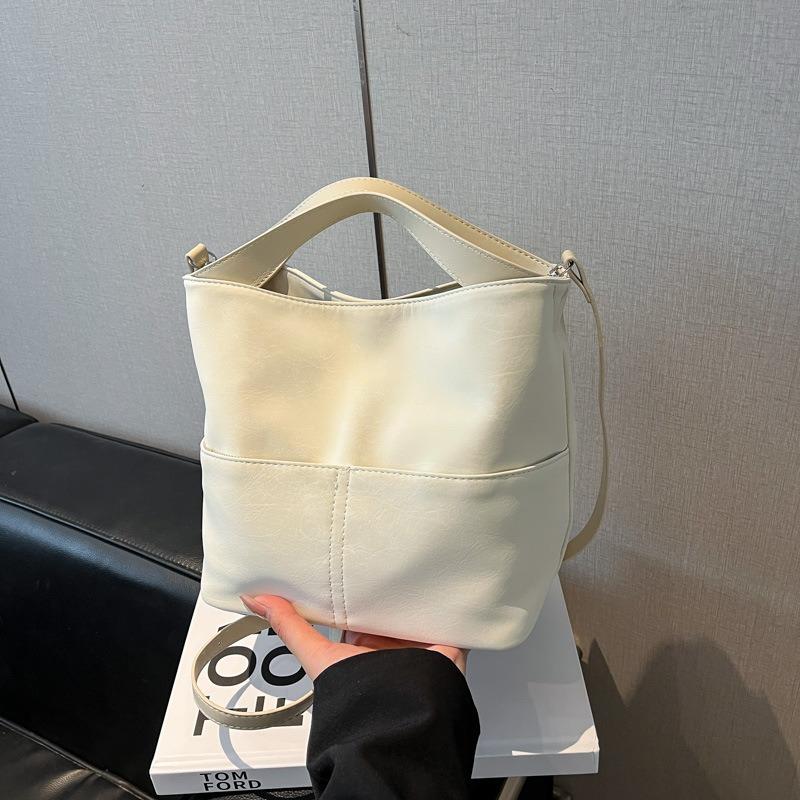 Popular versatile handbag bag women's new autumn and winter retro shoulder messenger bag commuter bucket bag