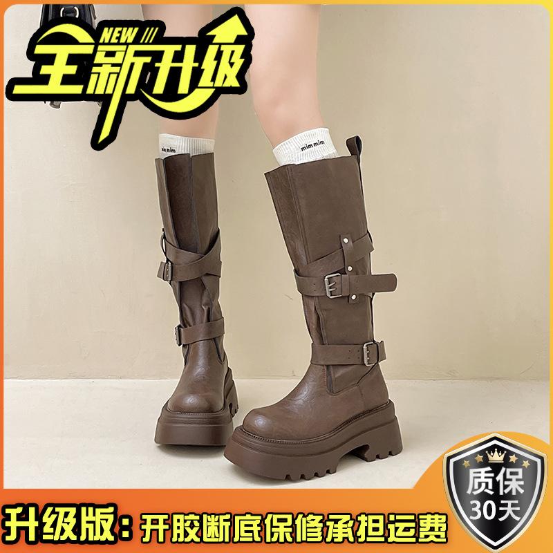 Versatile retro belt buckle locomotive boots women's autumn fashion design sense small leather boots thick sole heightening knight boots