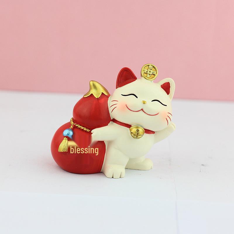 Lucky Cat Resin Craft - Cute Desktop Ornament & Home Decoration