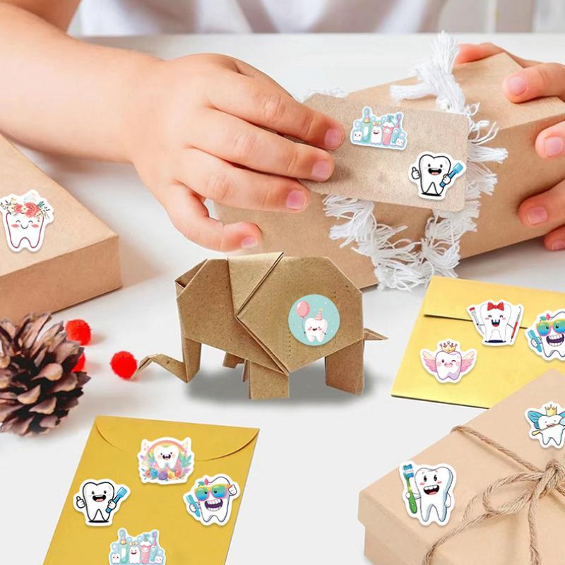 500Pcs/Roll Dental Stickers Cartoon Decoration Tooth Shaped Sticker Label Sticker Dental Supplies Dentistry Dental Clinic Decals