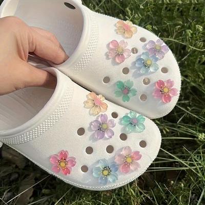1 Set Kirschblüten Schuhanhänger Set Bunte Blume Fortgeschrittene Schuhdekorationen DIY Abnehmbare Schnalle Schuhe Zubehör