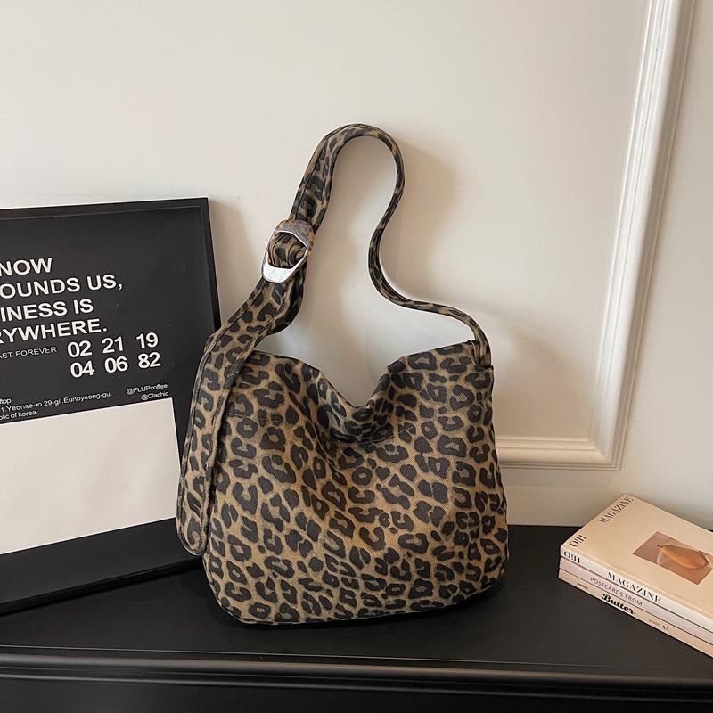 Leopard Print Shoulder Bag Women's Crossbody Bag Large Capacity Tote Bag Commuter Underarm Bag