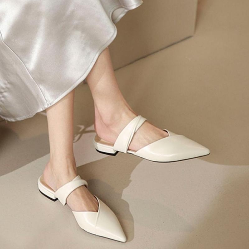 

Мода 2025 Новые Сексуальные Туфли Плоские Шлепанцы Острый Носок Женские Тапочки и Женские Сандалии Высокое Качество Дизайнерские Роскошные Шикарные Элегантные на 35 бежевый