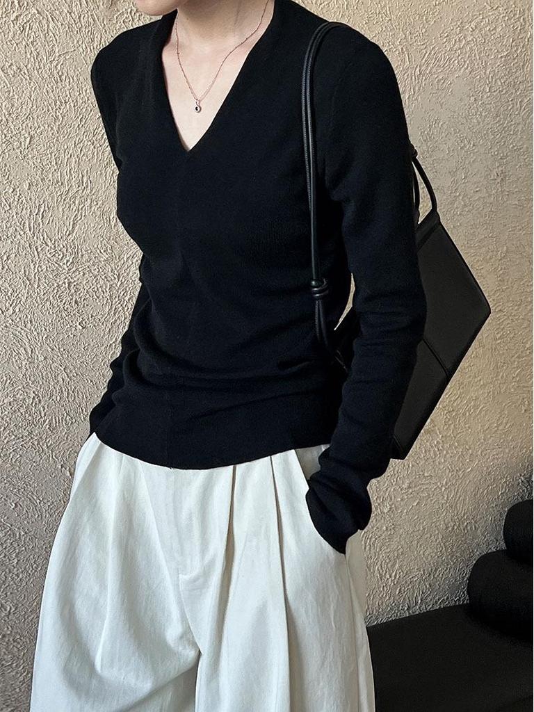 Luxi Dámské minimalistické tričko s výstřihem do V a dlouhým rukávem, podzim 2024 zeštíhlující high-endové vnitřní tričko (Styl: SS539)