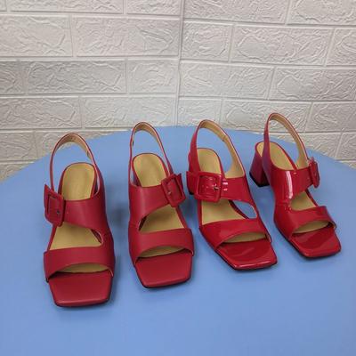 Moda 2025 Verano Sandalias de Lujo Tacones Transparentes Correa con Hebilla Punta Cuadrada Zapatos de Boda Moda Bloque Abierto Niñas Comodidad Sandalias Conciso