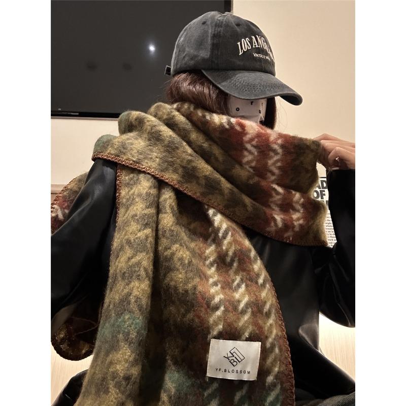 Scarf women's autumn and winter new warm and versatile high-end shawl dual-purpose atmosphere Christmas gift