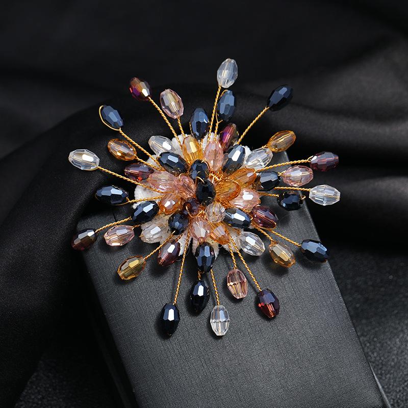 2022 New Creative Luxury Pearl Brooches Pins For Women Elegant Rhinestone Snowflakes Flower Accessories Lady Wedding Party Gift