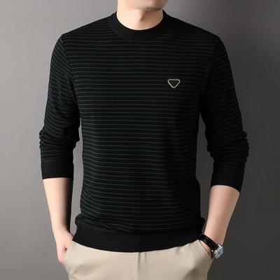 Maglia a maniche lunghe basic da uomo mezza età da papà con scollo rotondo a righe alla moda