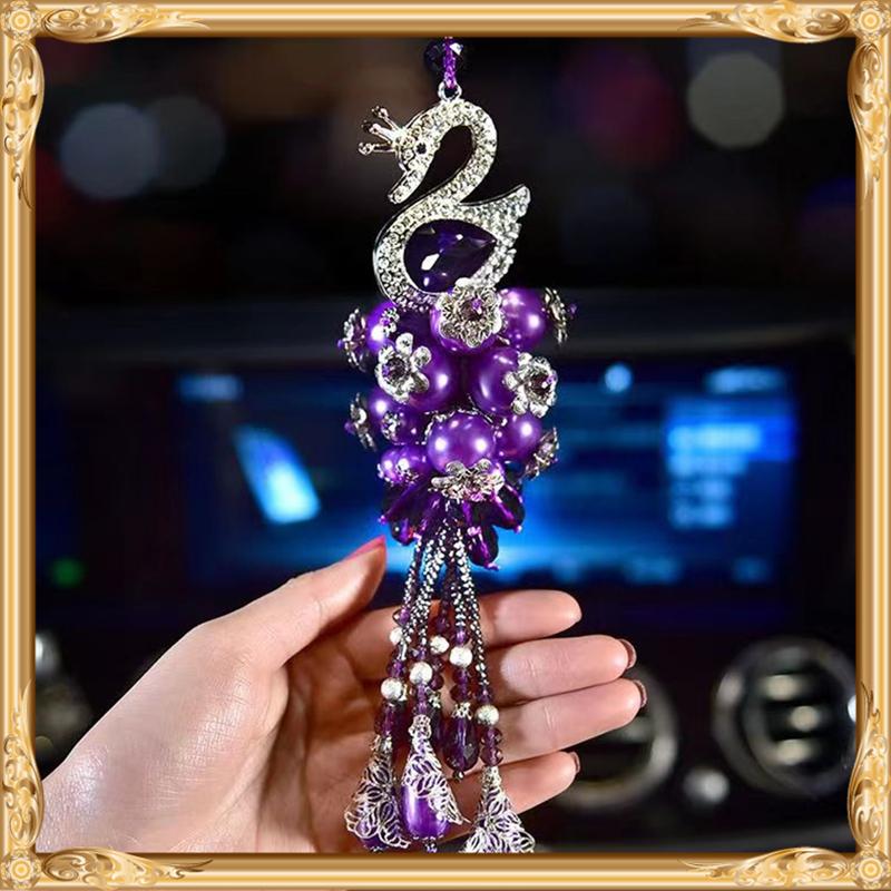 

Автомобильный кулон Лебедь Бриллиантовое автомобильное зеркало заднего вида Подвесные украшения Доступ Двусторонний кристалл инкрустированный элемент Декор фиолетовый