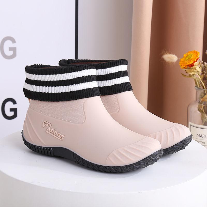 Factory Direct Women Short Ankle Rain Boots Stylish Non-Slip Waterproof Shoes with Fleece Lining for Fall and Winter