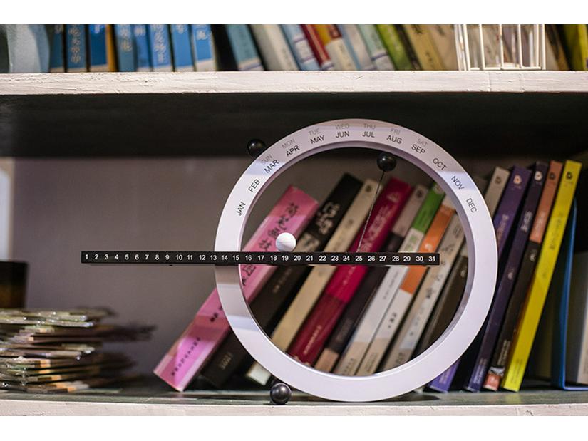 Magnetic Ball Wall Calendar: Creative Home Décor for Living Rooms & Bedrooms