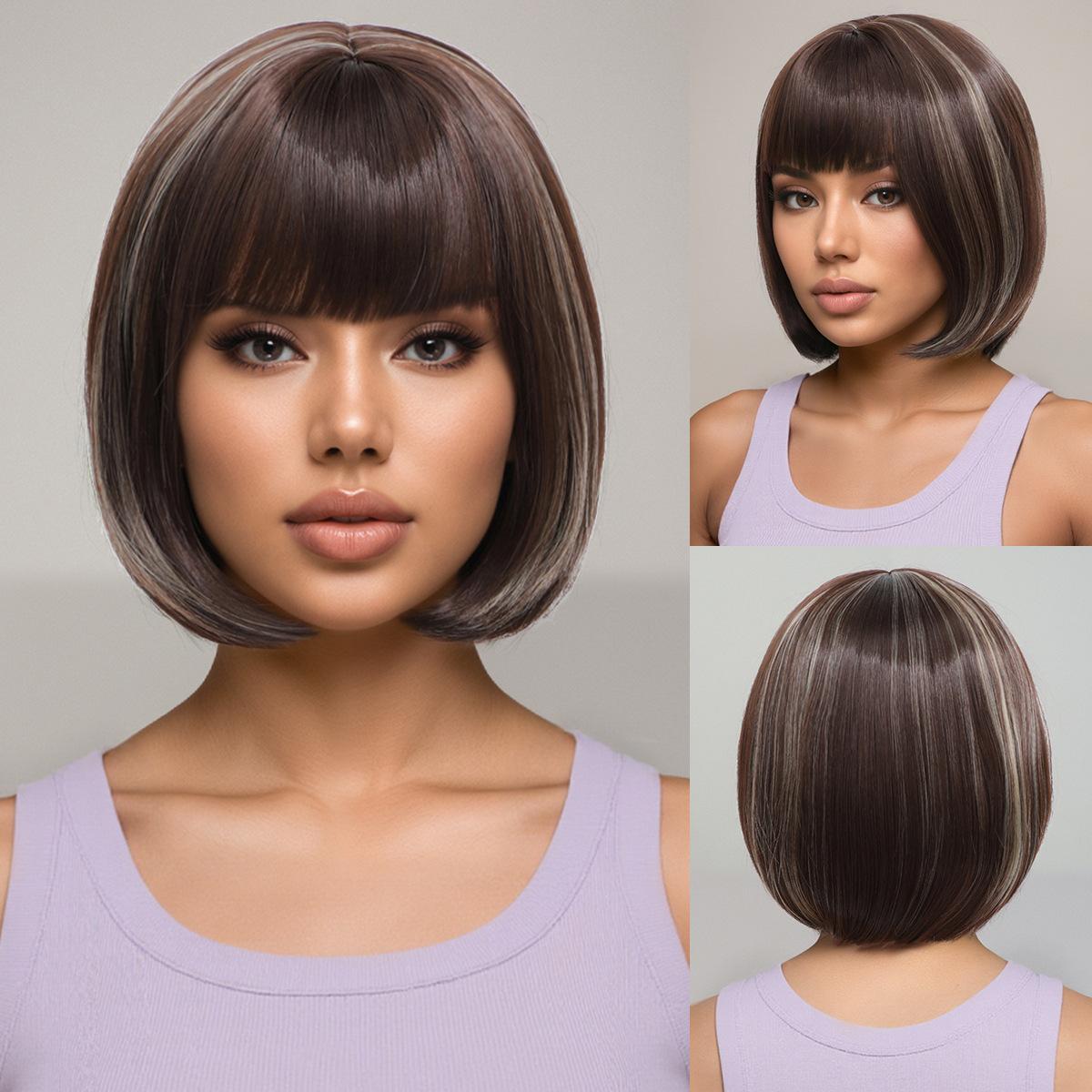 

Женские короткие парики с челкой Стильные смешанные коричнево-блонд волосы Синтетический волнистый парик для повседневного использования и косплея Термостойкое волокно коричневый