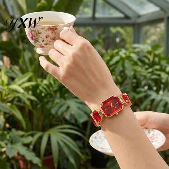 Date Night Uhr für Damen Armband Quarz Funkelnder Strass Rechteckiges Zifferblatt Faux Diamant Armbanduhr Elegante Schmuck Uhr