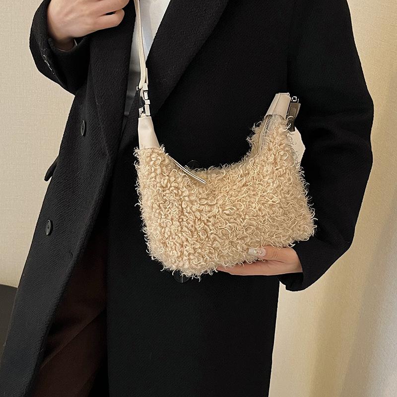 Winter New Large-capacity Plush Bag Women's Fashion Shoulder Bag Niche Simple Fluffy Underarm Bag