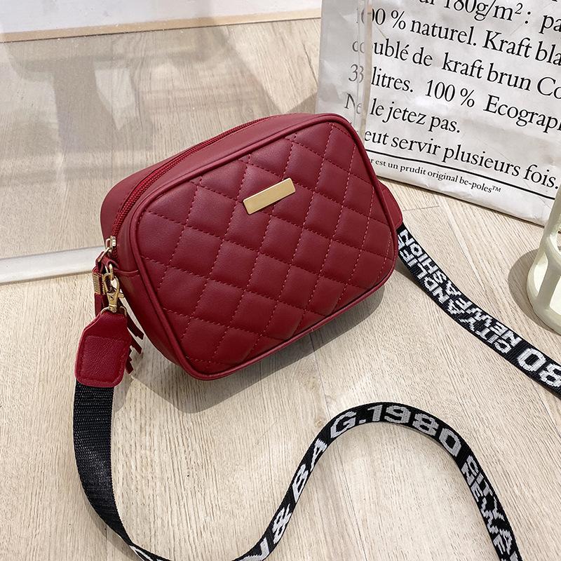 Small Bag, Rhombus Embroidered Thread Bag, Fashionable Camera Bag, Letter Broadband Simple Shoulder Messenger Bag, One Piece.