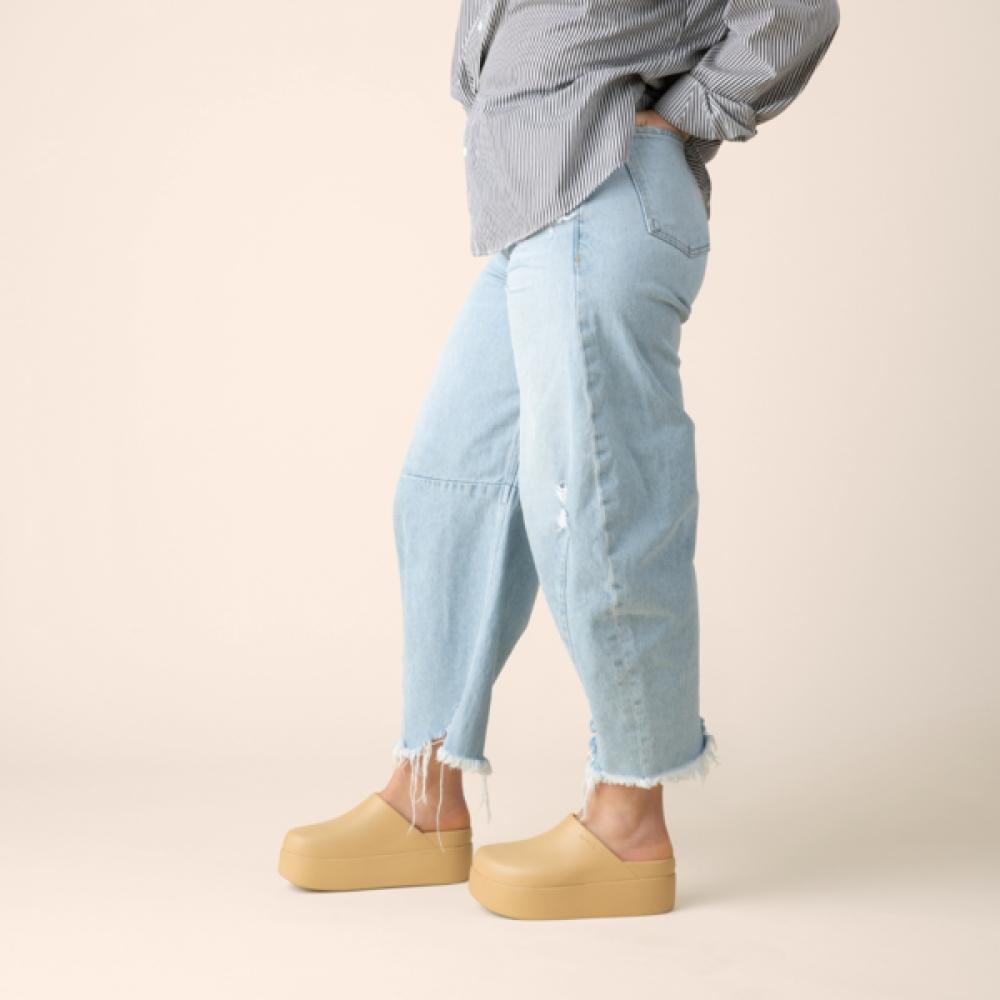 CrocS Women S Dillon Platform Clog Sandal 209869 209