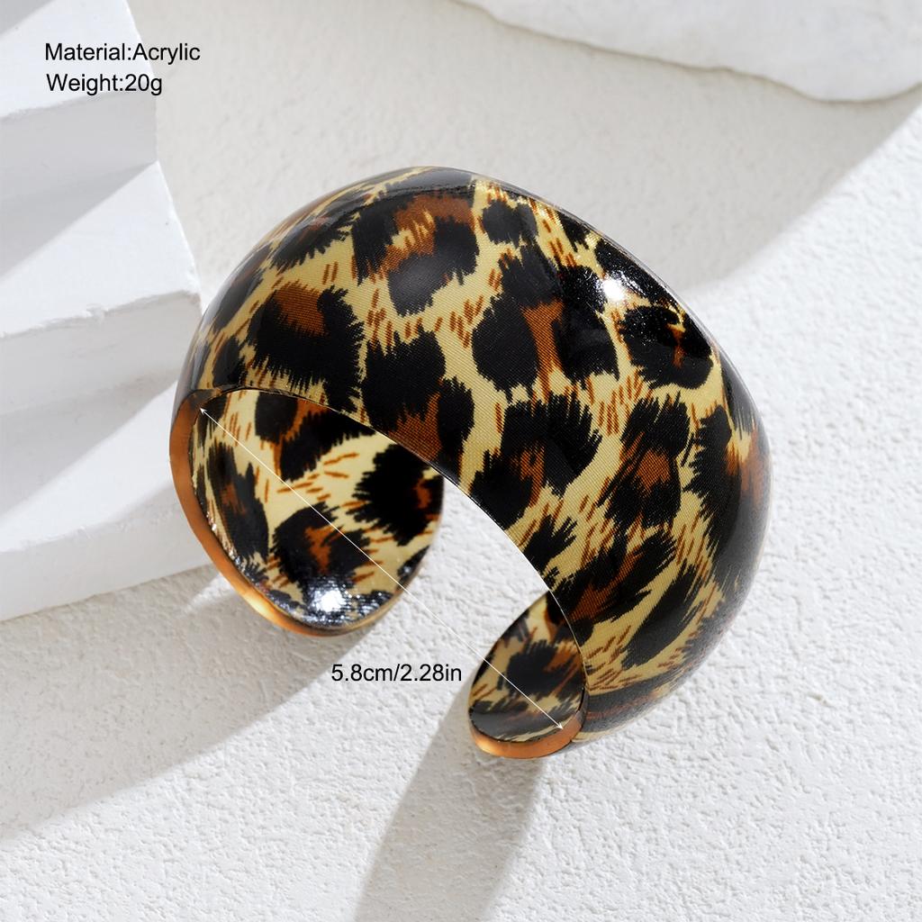 Vintage Exaggerated Leopard Print Resin Cuff Bangles for Women Fashion Sexy Y2K Thick Wide Bracelets Beach Jewelry Gift 2026 New