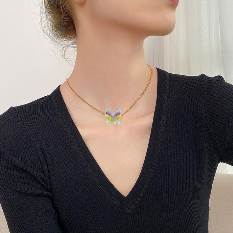 Versatile Resin Casting Mold Necklace Pendant Mold Butterfly Shaped Epoxy Molds Perfect for Creating Jewelry Keychains