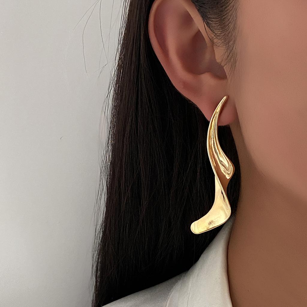 Ingemark Trendy Simple Irregular Spiral Metal Stud Earrings Women Trendy Creative Geometric  Pierced Earring New Year Jewelry