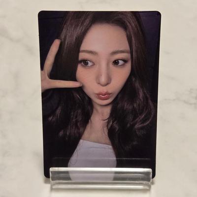 [USED] LESSERAFIM Yunjin SPAGHETTI M2U Autograph Session Photocard