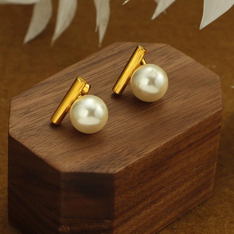 French Imitation Pearl Earrings A Word Metal Studs Retro Simple Temperament Earrings Ins Cold Ear High End Sense Niche Design