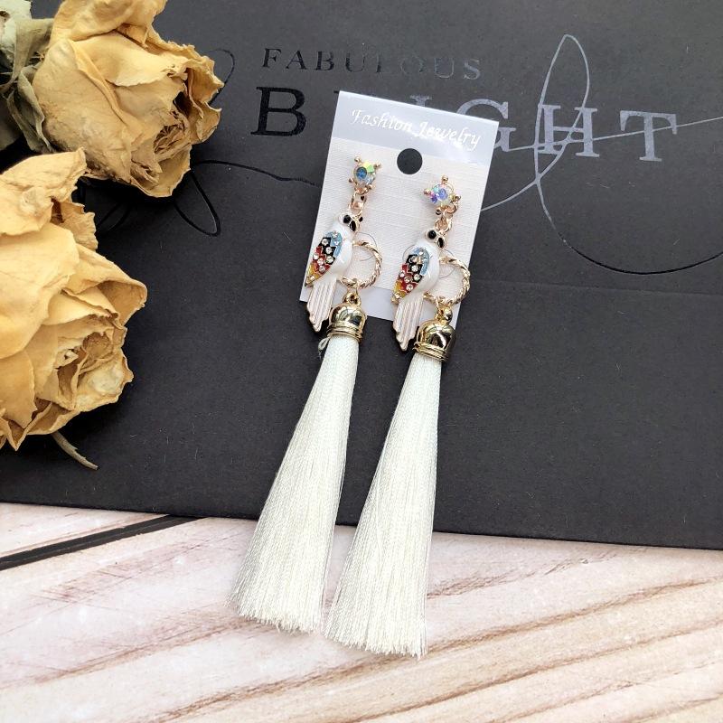

Retro parrot colored diamond fringed long stud earrings femininity versatile ethnic style fashion earrings bridal accessories білий