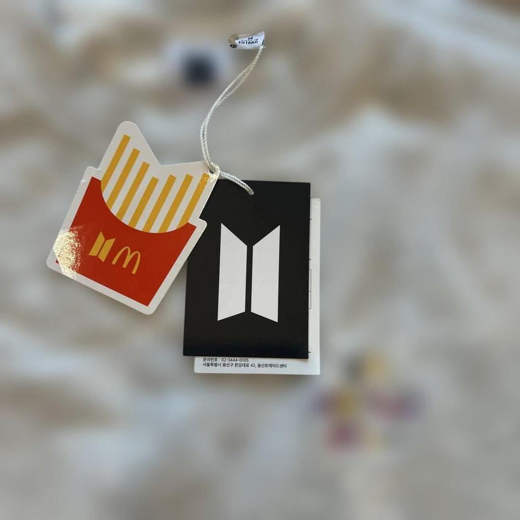 [USED] Unworn BTS McDonald's collaboration sweatshirt size M