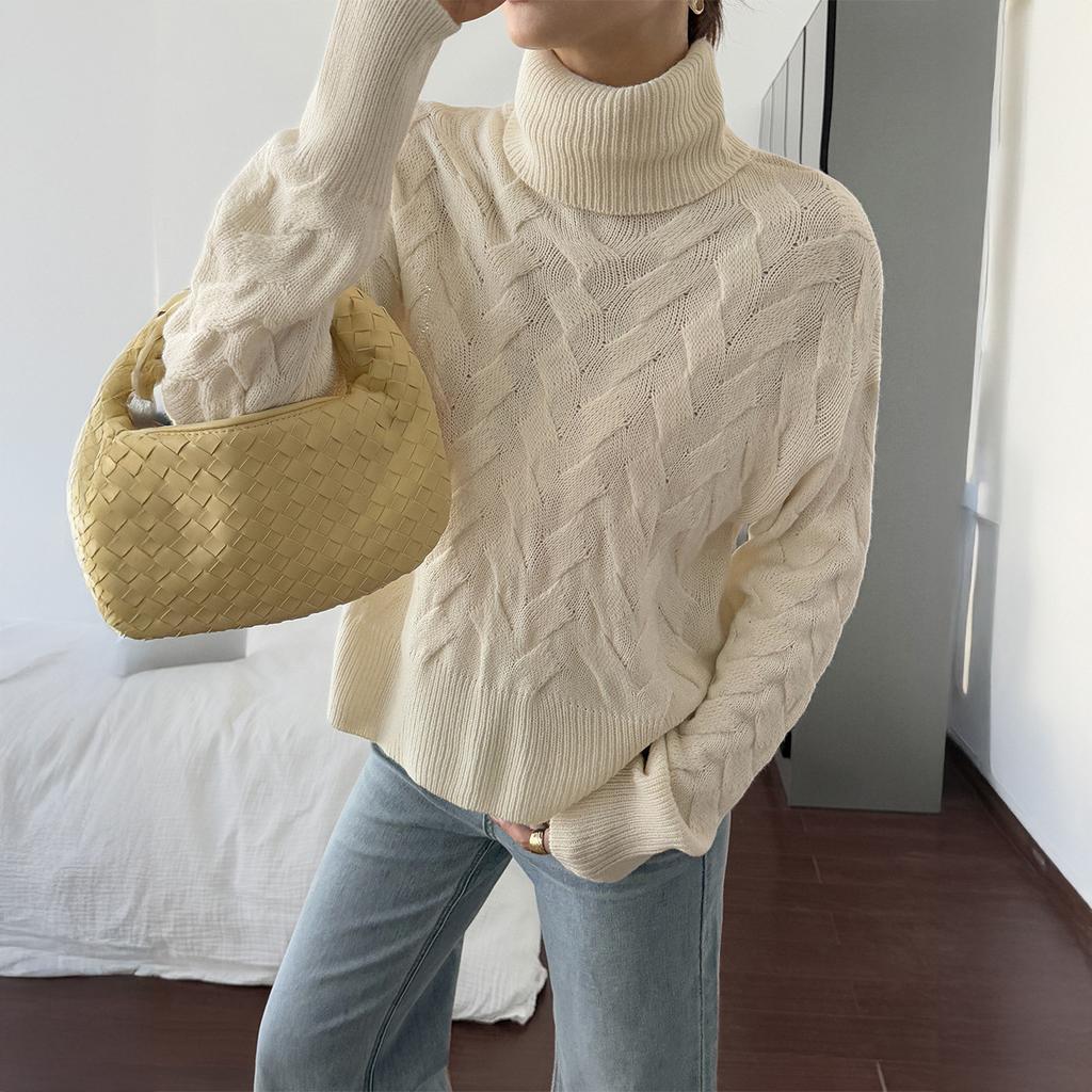 Casual Solid Color Long-sleeved Sweater for Women 2025 Autumn and Winter Fashion