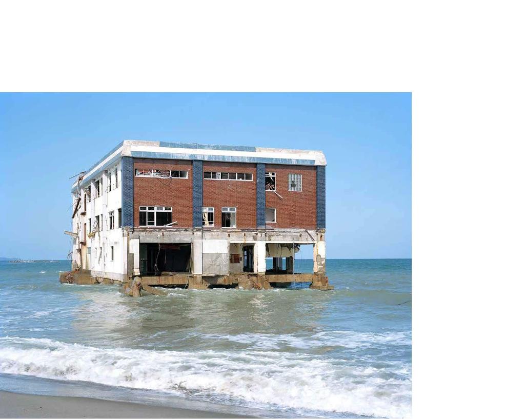 Tohoku Lost, Left, Found Tsuyoshi Yamagishi photo book ((LIXIL Publishing))