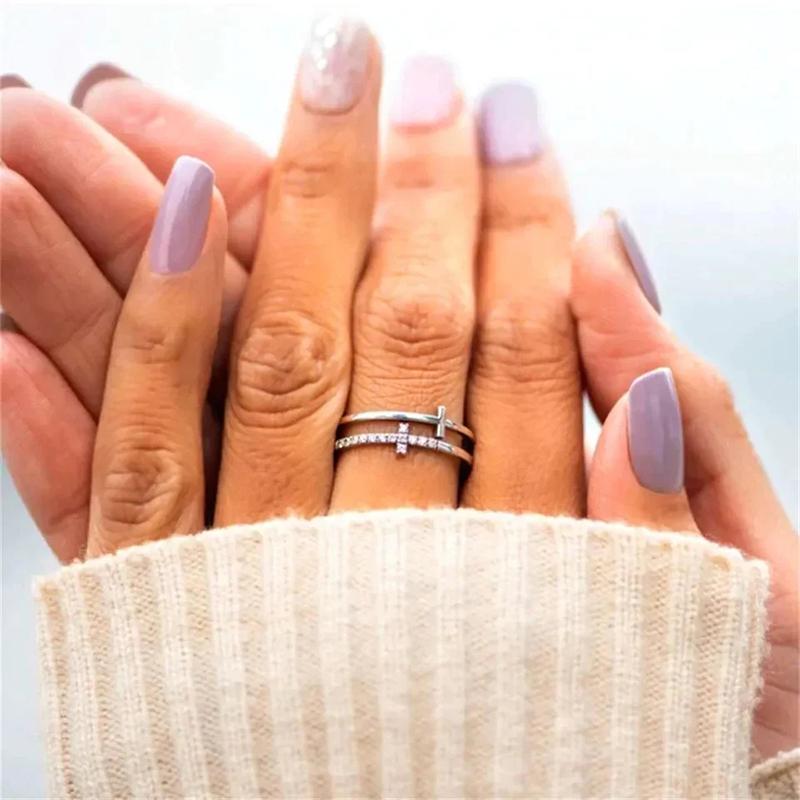 Anello a Croce Huitan alla Moda a Doppio Strato Femminile Micro Pavé Piccoli Zirconi Dita per Uso Quotidiano Accessori Versatili da Donna