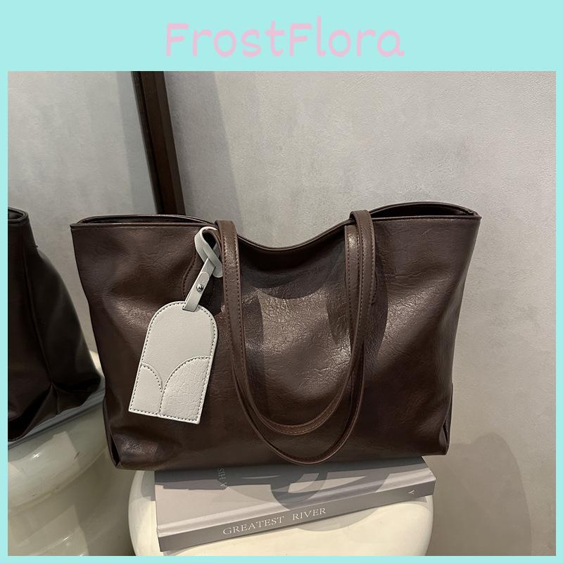 Soft Leather Tote Bag For Women With Large Capacity And Urban Minimalist Style