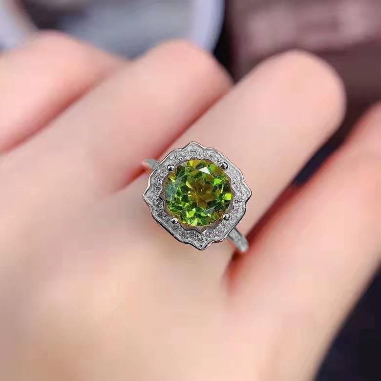Drainage Hw Same Open 2-Carat Ring, Imitation Natural Peridot Square Bag Women'S Ring