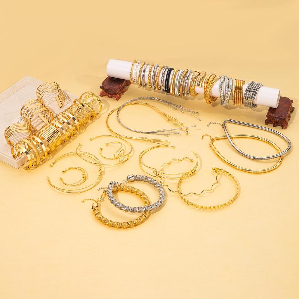 European & American High-End Gold Wire Multi-Layer Bracelet Necklace.