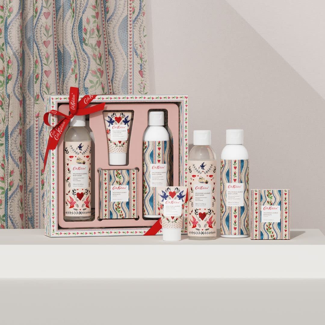 

Cath Kidston Набір подарунковий Будь добрим Скраб для тіла Лосьйон для тіла Крем для рук Сіль для ванни (Флакон 200мл, 200мл, 30мл, 100г) [Офіційно імпортовано]