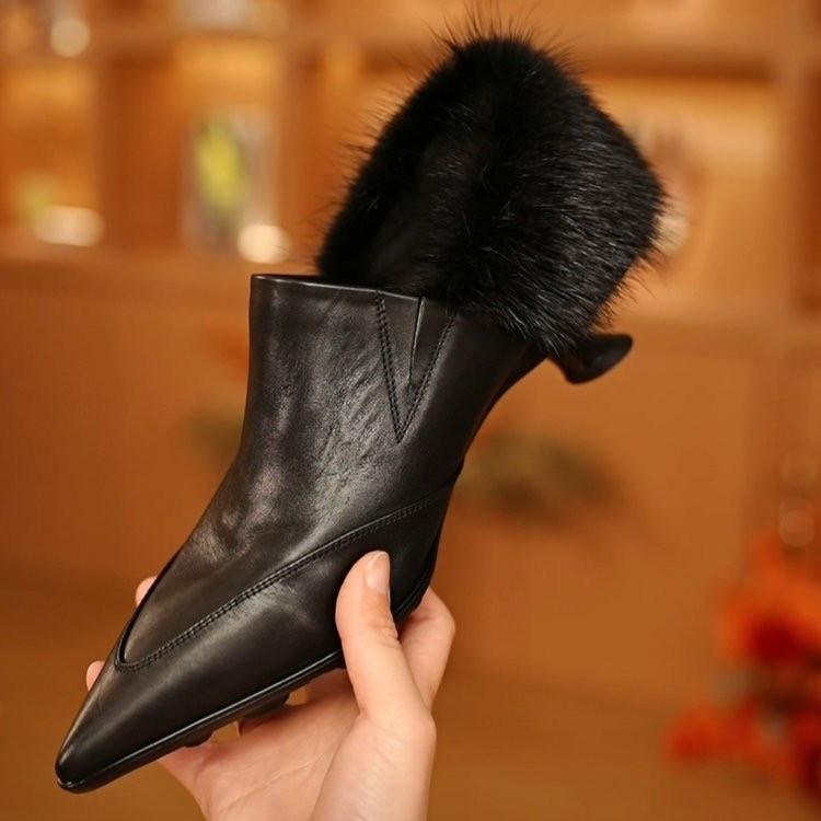 

Fashion The Wine-red Pointed-toe Women s Shoes Are Versatile and Slimming. The 2025 New Style of Fashionable Deep-toe High Heels 40 чорний