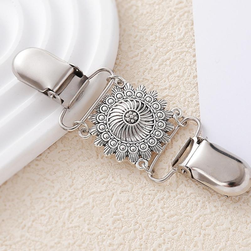 Vintage Flower Sweater Clip Brooch for Women, Hollow Collar Clasp Jewelry with Double Clip Design for Scarves and Coats
