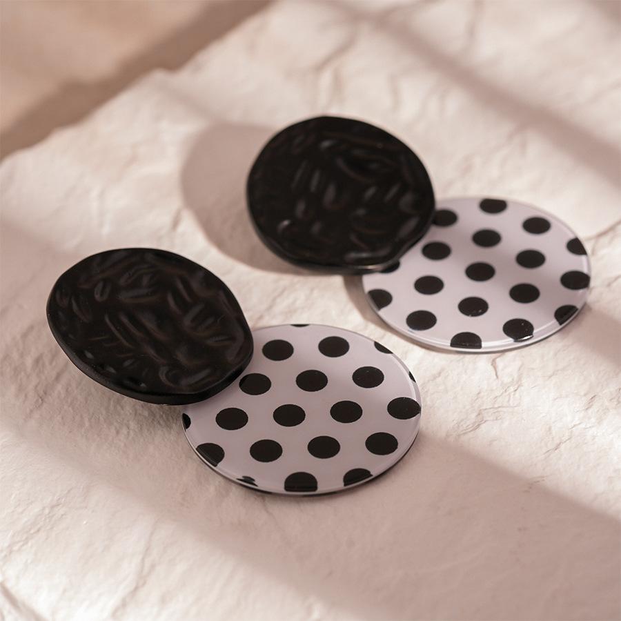 Retro acrylic black and white polka dots round silver needle stud earrings fashionable simple geometric temperament high sense earrings women