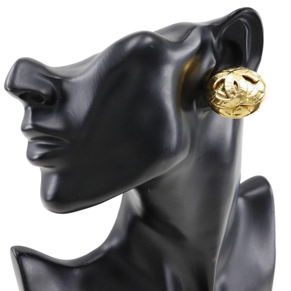 Chanel Earring Matelasse Vintage Plated Gold 30.2g Women Used