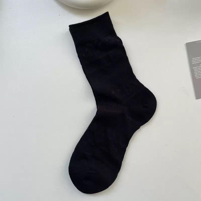 Ladies Spring and Summer Thin Pure Cotton Color Hollow Hollow Florets Breathable Boneless Tube Stack Socks