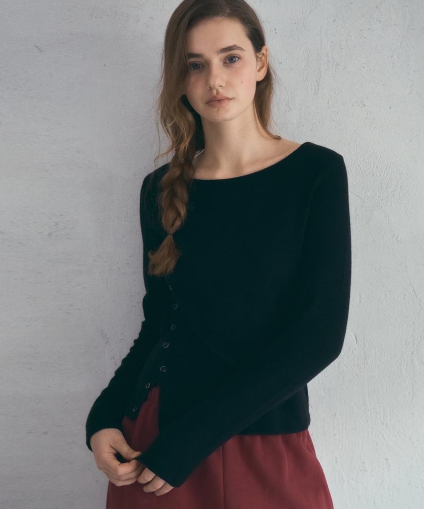 Aueonoseuteljia Boatneck Side Button T-Shirt_Black(O25-Tp28)