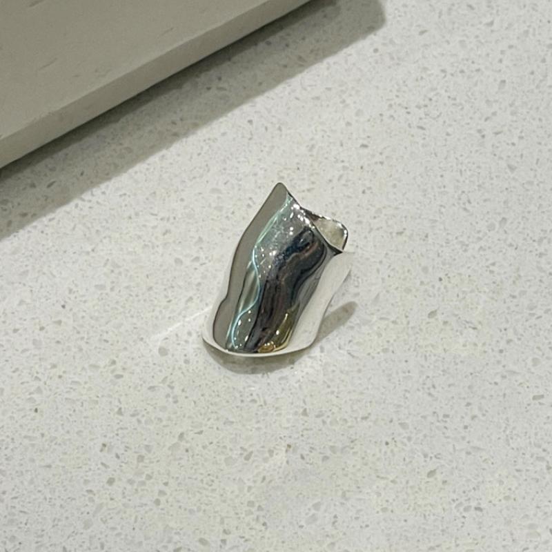 Minimalist Irregular Smooth Ear Clip for Women Wide C Shape Geometry Charm No Ear Hole Clip Earrings Punk Metal Jewelry Gifts