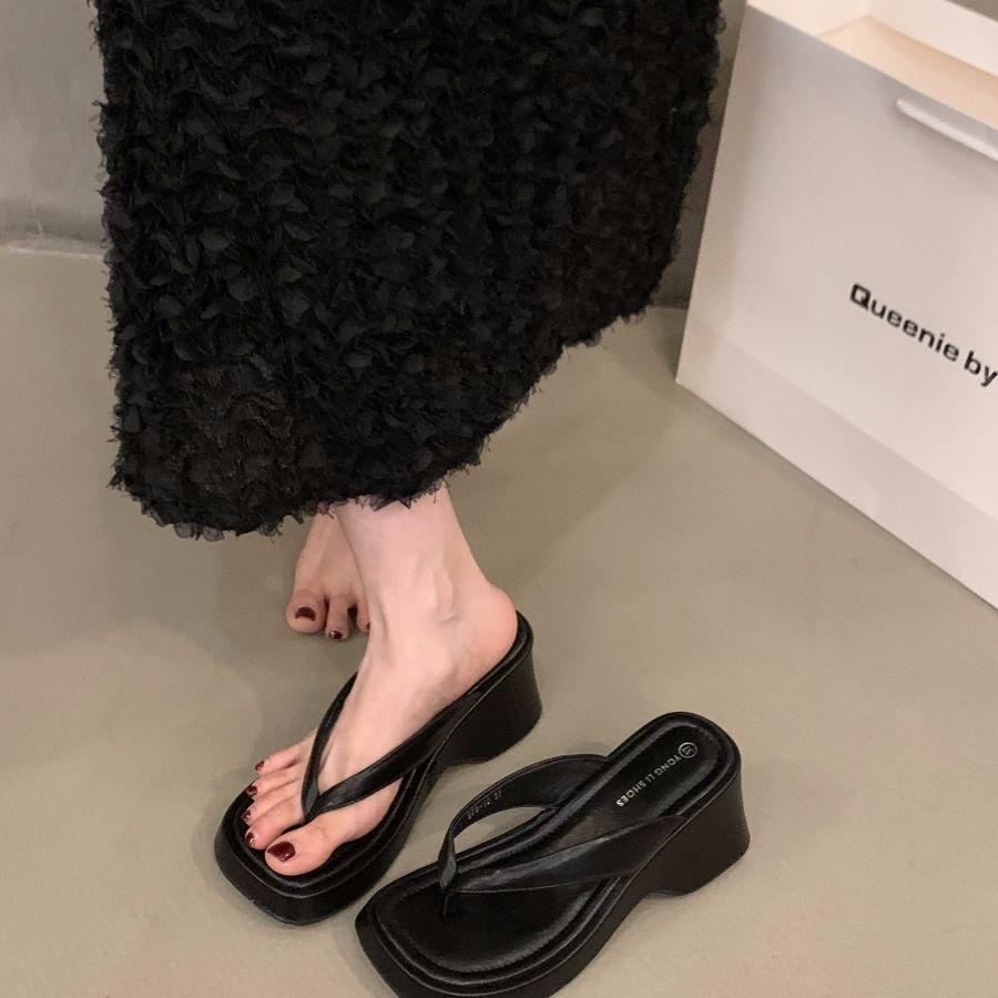 Muffin Thick-soled Sandals Pinch Feet Flip-flops Shoes Women's Shoes Fashion Outer Wear 2025 Summer Slope Heel Heightening Sandals