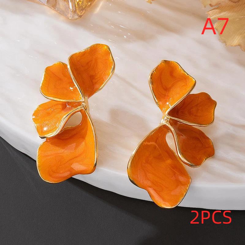 1 Pair Dripping Oil Irregular Petal Stud Earrings for Women Elegant Floral Design Anti-allergy Business Casual Wear Jewelry