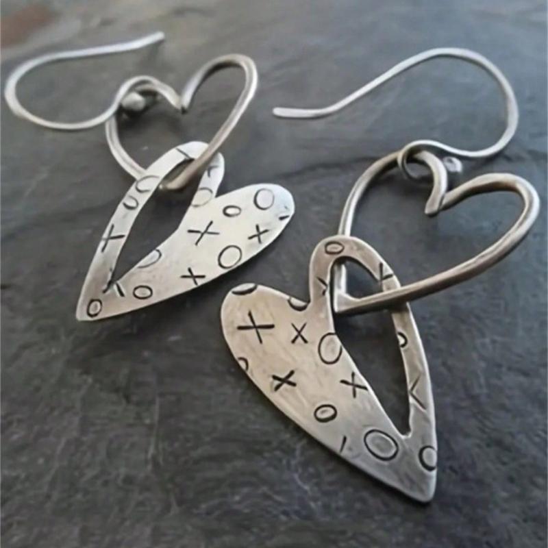 1 Pair Minimalist Retro Hollow Heart Shaped Earrings, Suitable for Women Everyday Casual Wear - Jewelry Gift for Friends