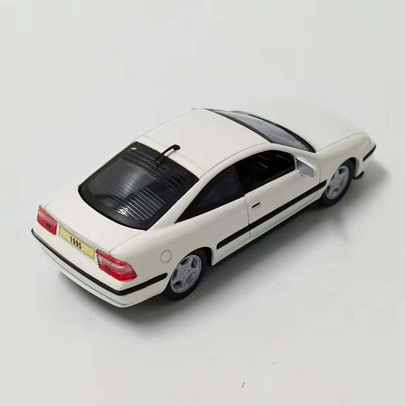 Vrac Sans boîte 1:Modèle de Voiture en Alliage Opel Calibra 1995 Échelle 43 Collection Statique Jouets de Fête Décorés Cadeau Souvenir